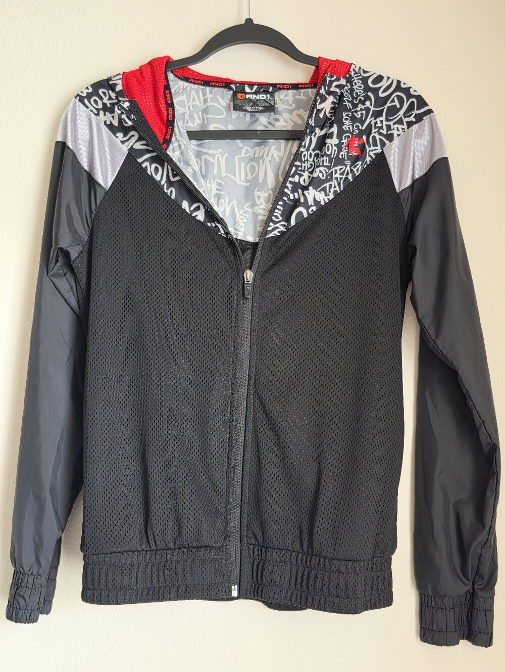 AND1 Boys Black Red Mesh Panel Hooded Full Zip Jacket Size XL 14/16 Basketball